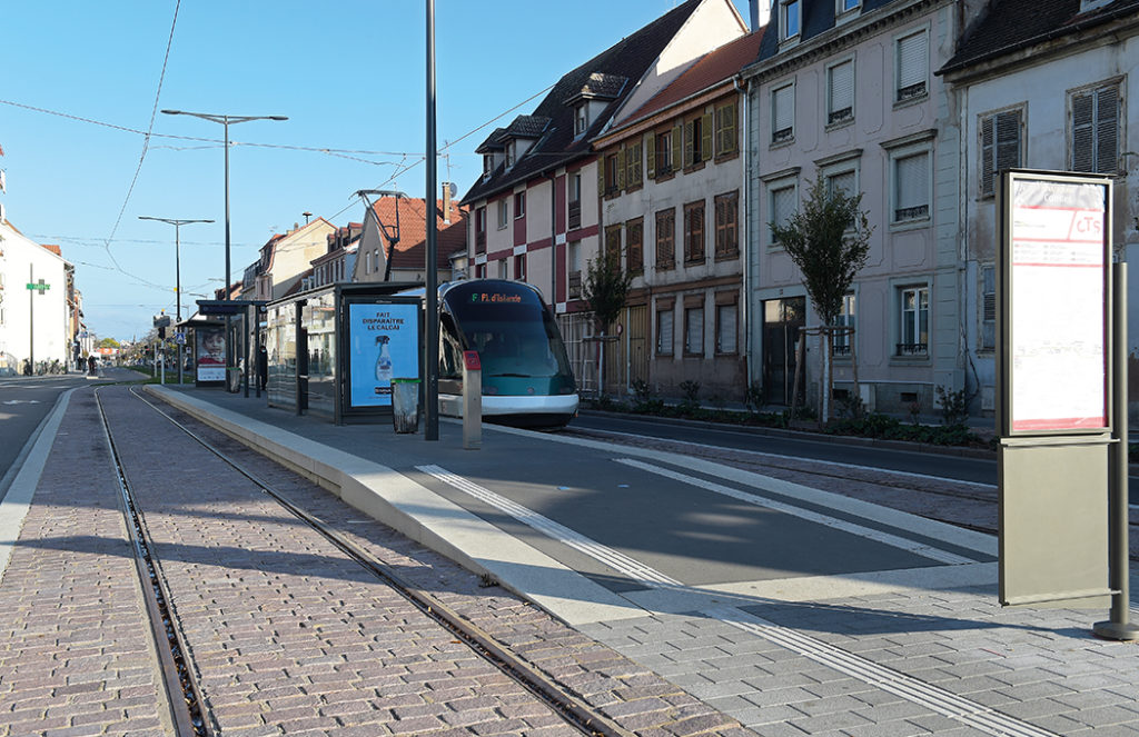 Transport et infrastructures - Tramway de Strasbourg, ligne F du centre-ville vers le quartier ouest de Koenigshoffen (67) - SERUE Ingénierie