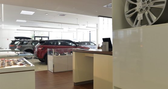 COMMERCE - Concession automobile pour les marques JAGUAR et LAND ROVER à Metz (57) - SERUE Ingénierie (67)